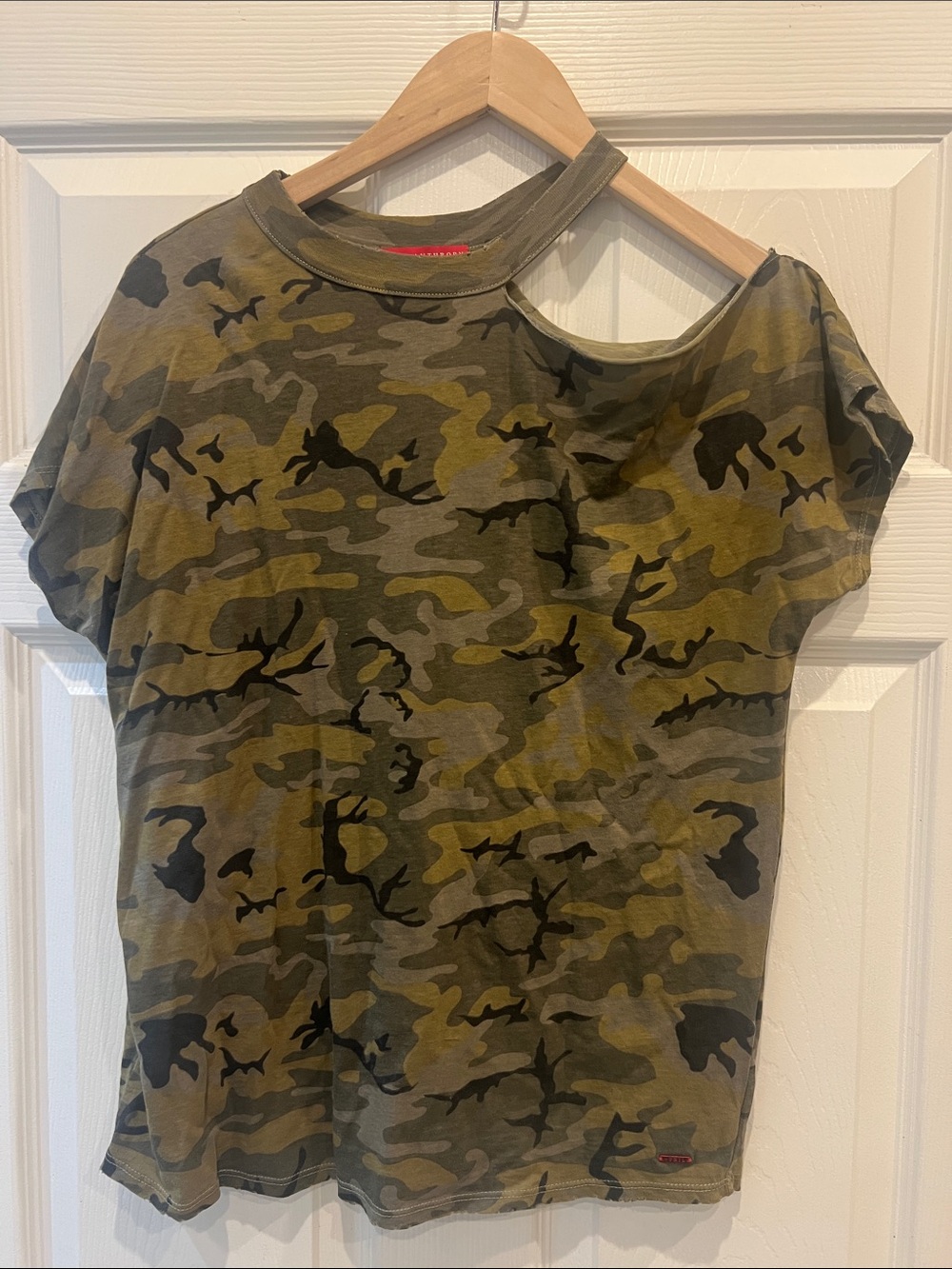 n:PHILANTHROPY Flamingo Camo cut out Short-Sleeve Tee